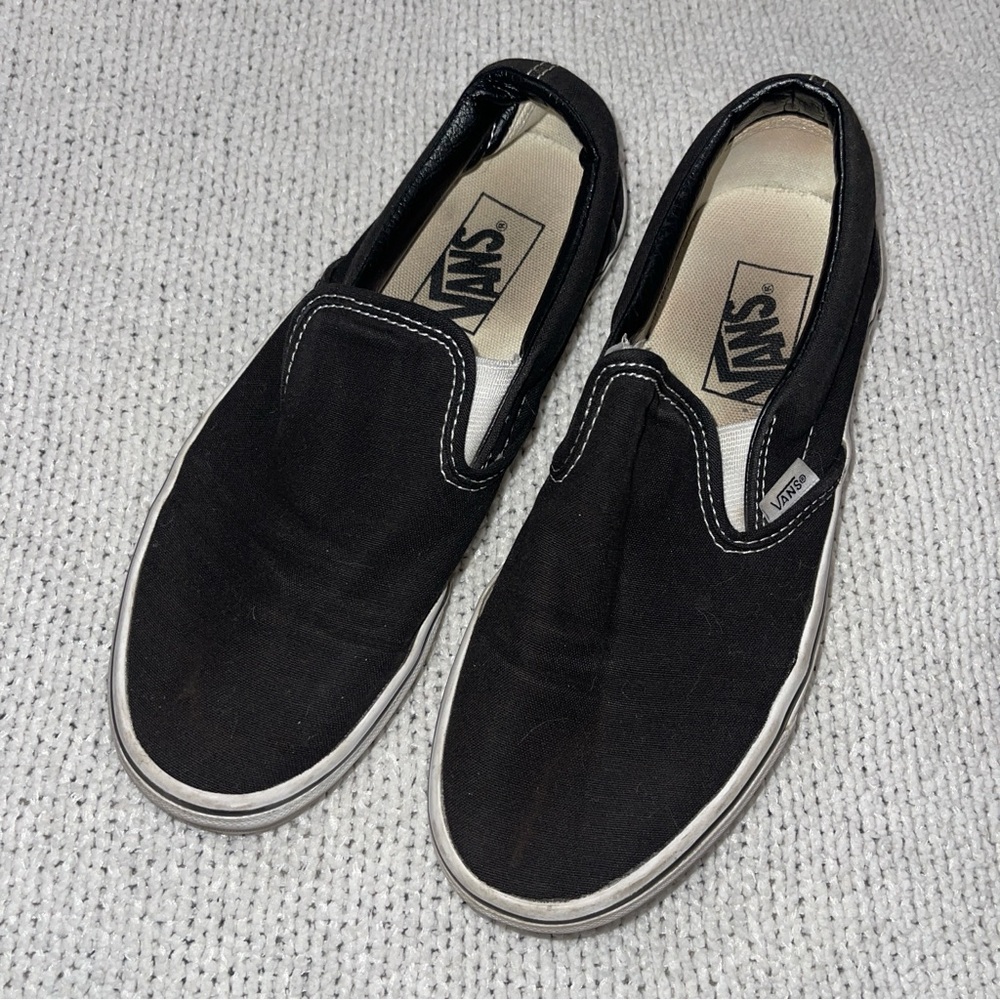 Vans Men's Black and White Slip-On Sneakers M 6 / W 7.5
